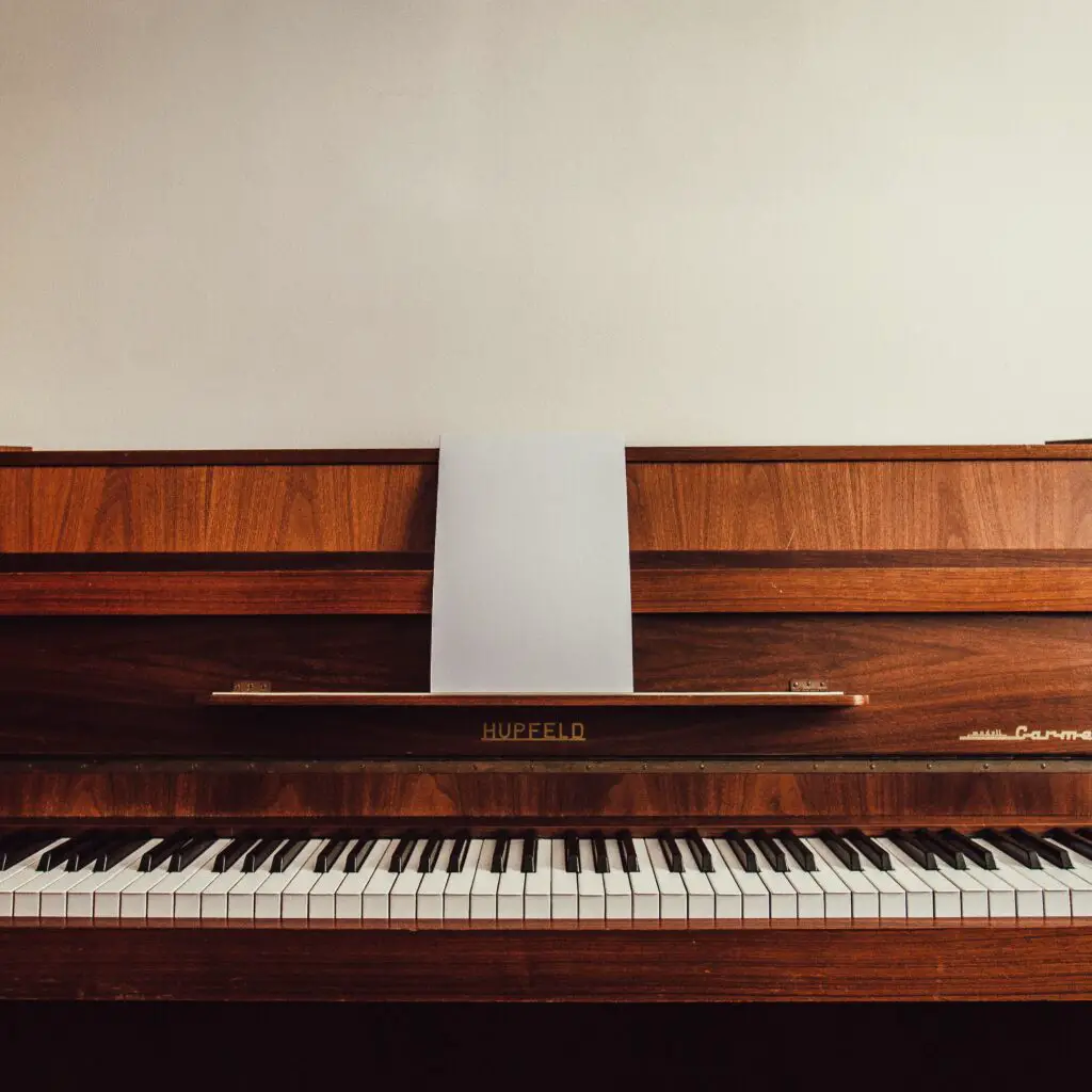 What is Grade 10 Piano? A Comprehensive Guide for Beginners